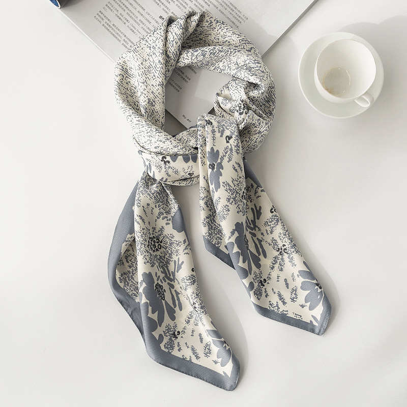 Temperament simulation silk scarf Spring matching shirt print scarf Fashion commuting small square scarf for women
