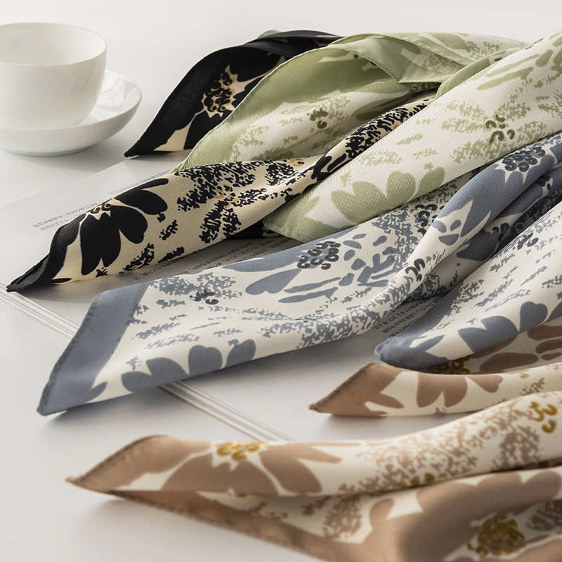 Temperament simulation silk scarf Spring matching shirt print scarf Fashion commuting small square scarf for women