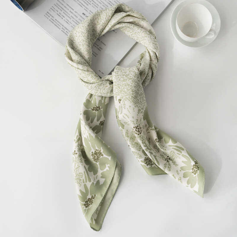 Temperament simulation silk scarf Spring matching shirt print scarf Fashion commuting small square scarf for women