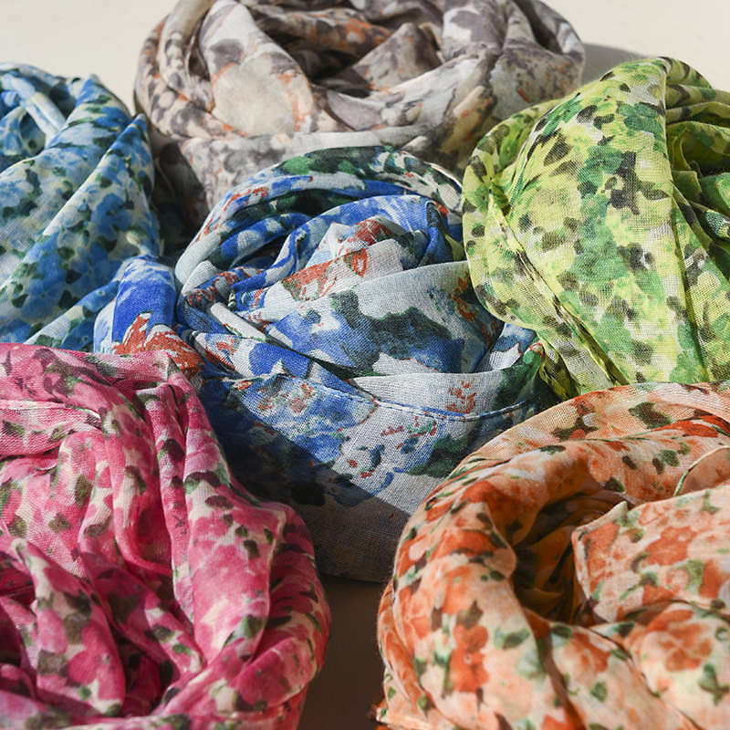 Fragmented Silk Scarves Wholesale Imitation Silk Scarves Fashion Casual Shawl Outdoor Sunscreen Beach Scarves