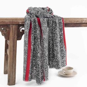 Printed Serpentine Cashmere Scarves Europe fashion commuter neck cold neck scarf elegant winter warm shawl