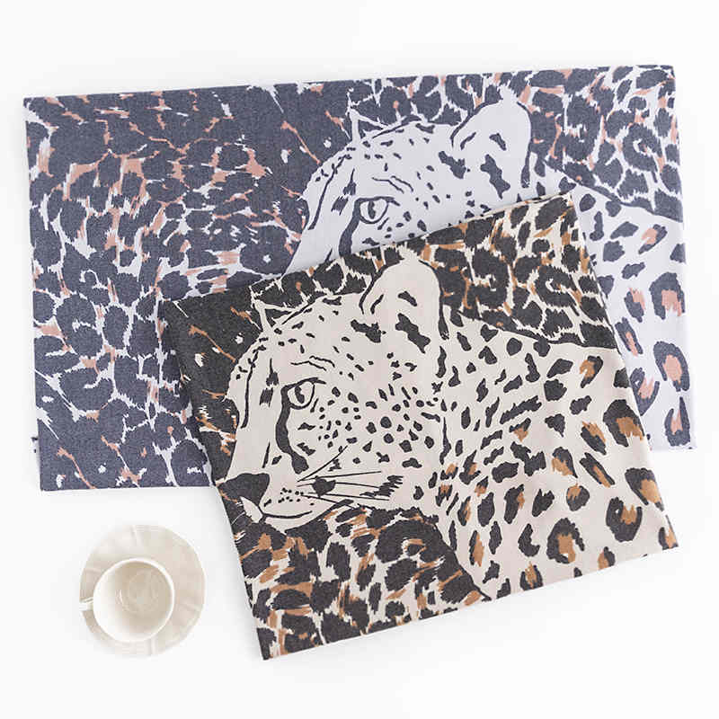 Leopard print scarf female Europe the United States fashion commuter neck cold neck scarf light luxury wind warm shawl