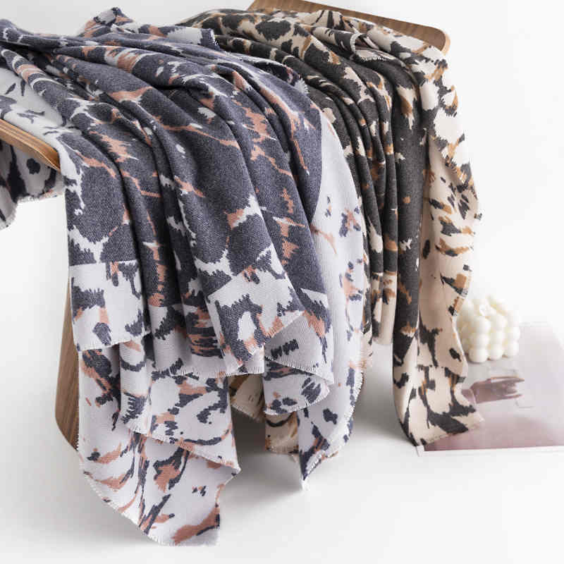 Leopard print scarf female Europe the United States fashion commuter neck cold neck scarf light luxury wind warm shawl