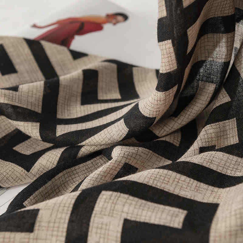 European  n art retro imitation silk scarves 2023 elegant celebrity ethnic scarves feminine chic shawl