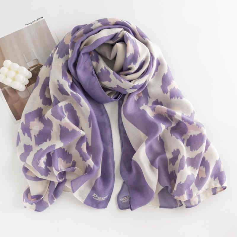 Spring scarf Japanese  Korean sweet wind imitation cashmere scarf woman warm leopard print shawl cold scarf