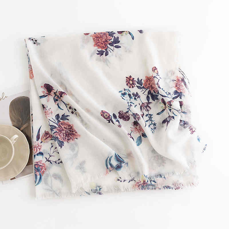 Spring  autumn 2023 fresh  sweet printed scarf small floral shawl shawl retro travel scarf