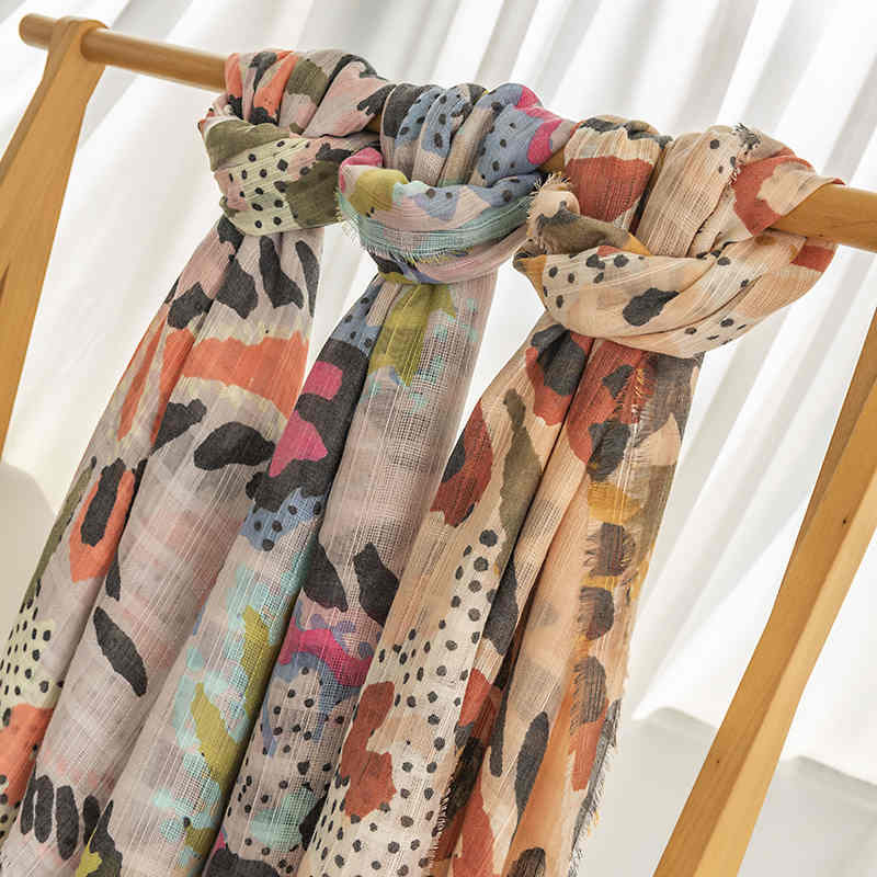 Spring print thin design a delicate woven pattern scarf shawl shawl shawl irregular pattern  short beard