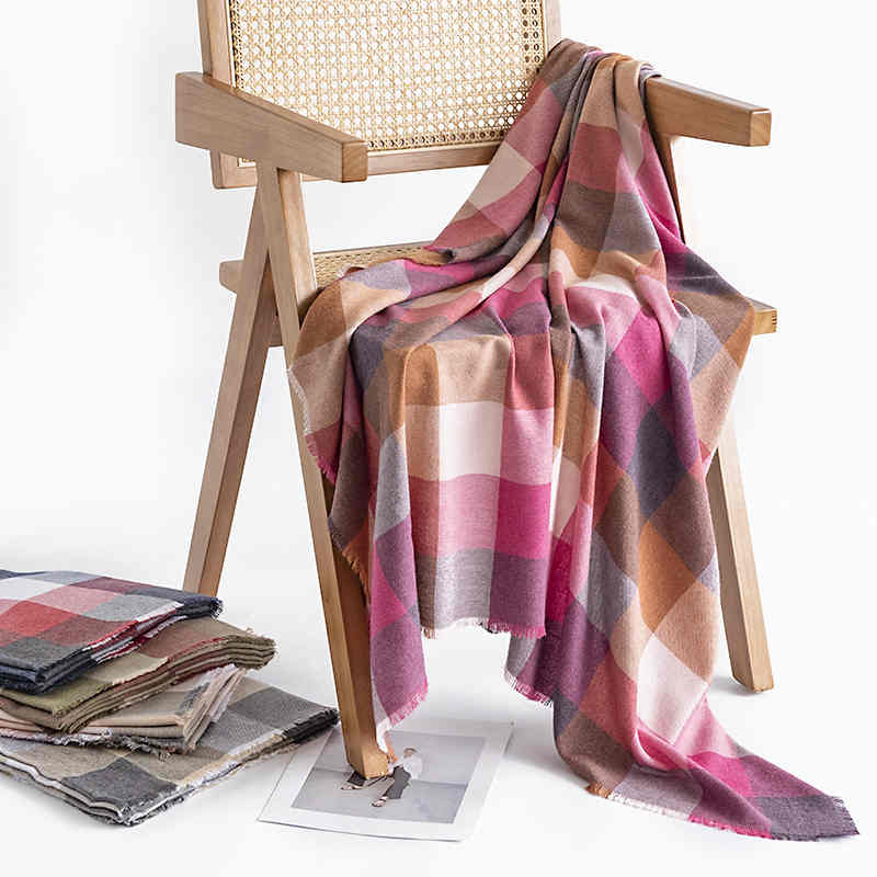 Checkerboard imitation cashmere scarf winter new high grade thermal shawl fashion commuter neck protection cold scarf