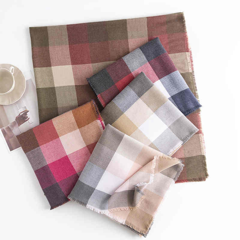 Checkerboard imitation cashmere scarf winter new high grade thermal shawl fashion commuter neck protection cold scarf