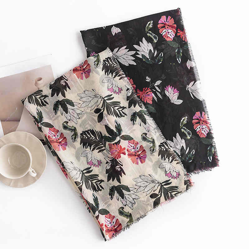Elegant Retro Spring autumn printed imitation cashmere scarf female fashion commuter neck scarf  shawl