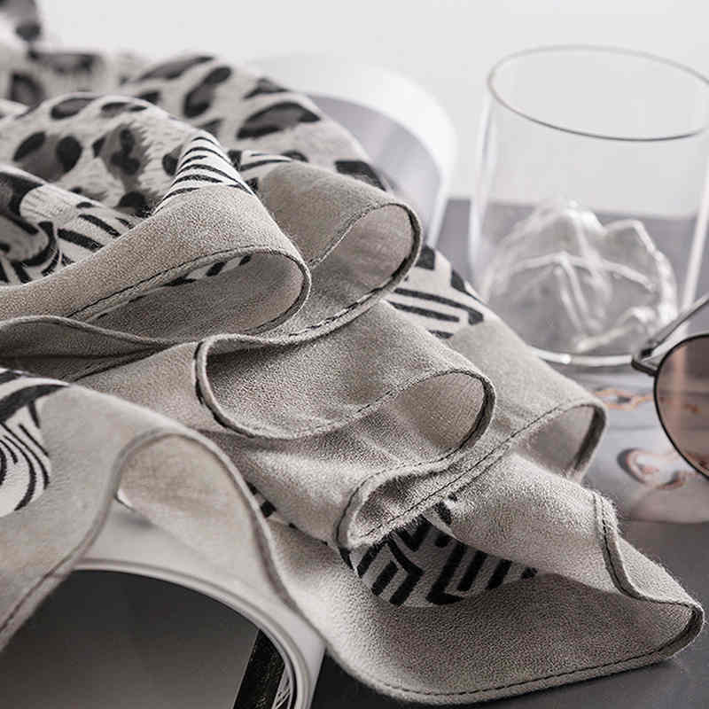 2023 new European n leopard print Bali yarn imitation silk scarves printed scarves scarves ladies sunscreen beach towel