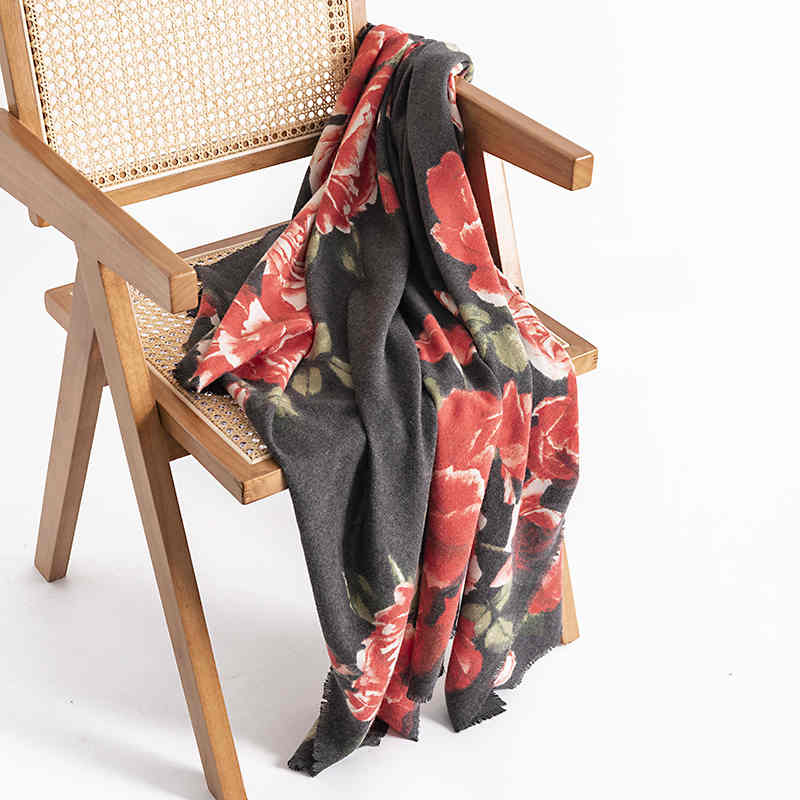 National wind printed imitation cashmere scarf female winter fashion commuter neck protection cold scarf senior sense shawl