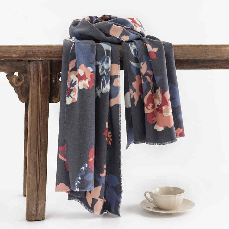 Printed 2023 winter scarf female literary retro cashmere scarf thermal scarf national cape