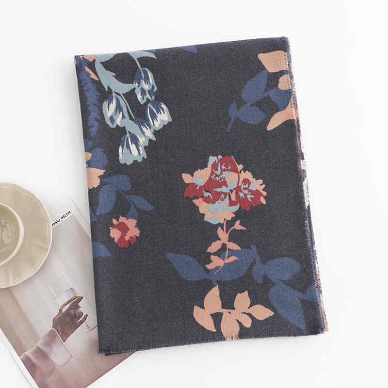 Printed 2023 winter scarf female literary retro cashmere scarf thermal scarf national cape