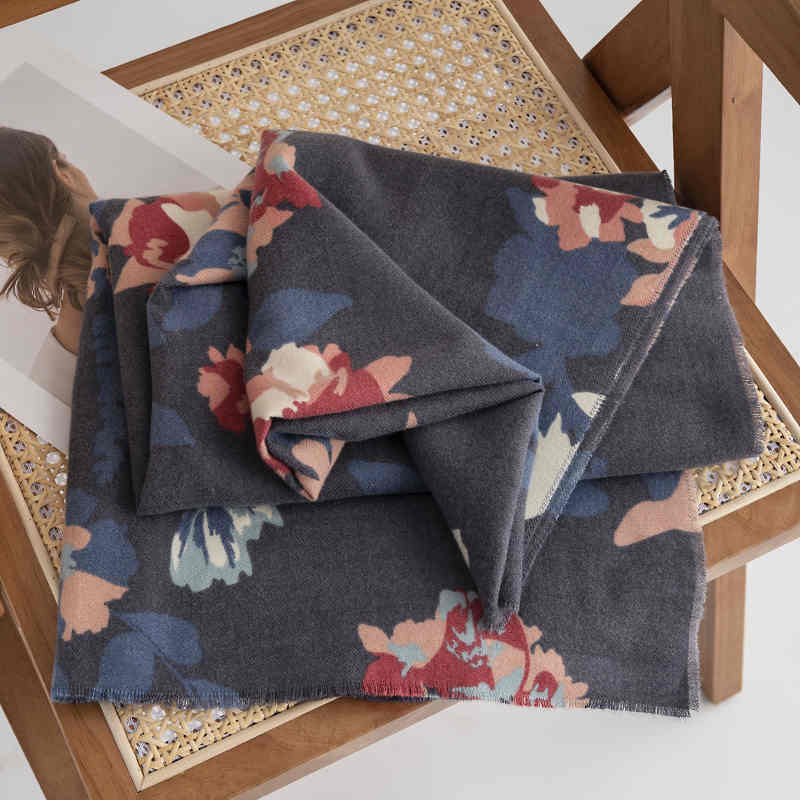 Printed 2023 winter scarf female literary retro cashmere scarf thermal scarf national cape