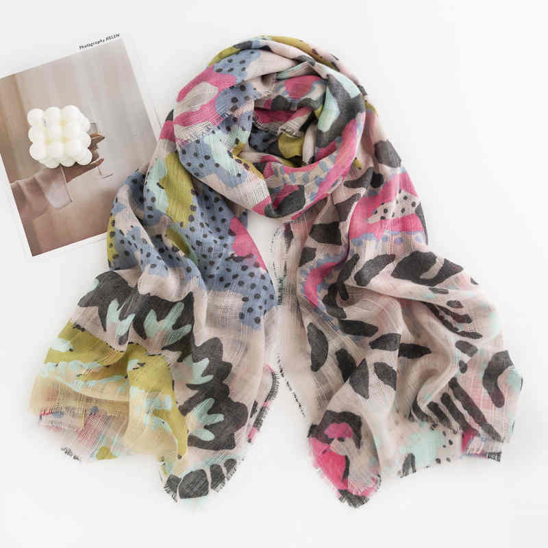 Spring print thin design  delicate woven pattern scarf shawl shawl shawl irregular pattern  short beard