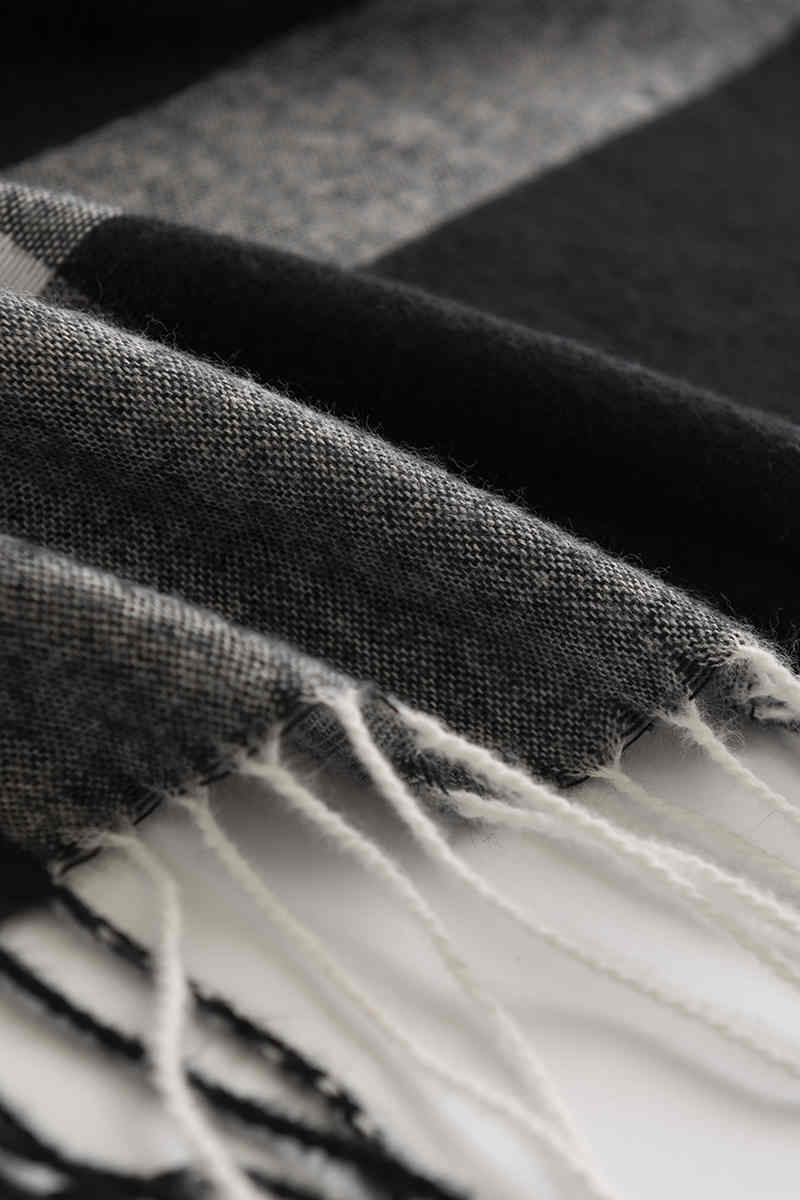 New style plaid scarf female fashion commuter imitation cashmere scarf simple square plaid scarf warm shawl