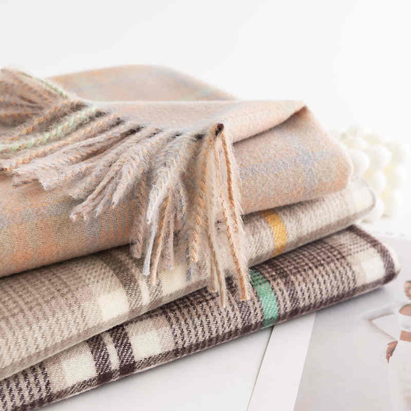 Elegant plaid scarf winter new fashion commuter neck guard imitation cashmere scarf warm shawl