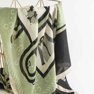 C printed scarf fashionable commuter collars neck scarf light luxury elegant warm shawl