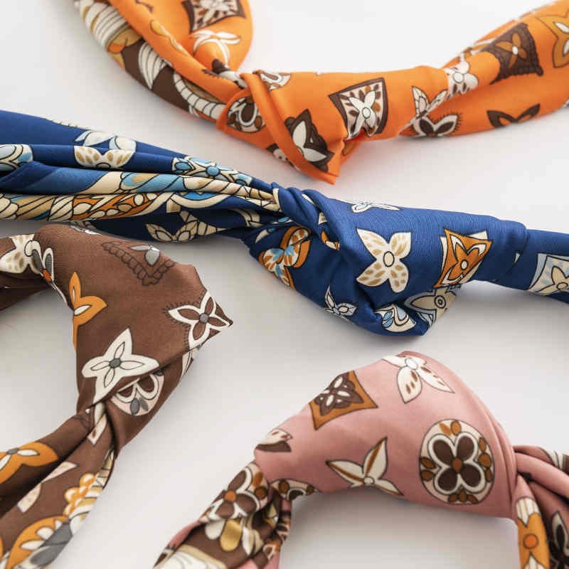 Floral print pocket square scarf elegant tie in professional dress scarf fashion commuter simulation silk scarves