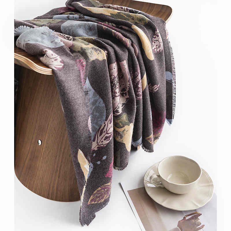 New style imitation cashmere plant flower print scarf to add fashion warm shawl woman scarf