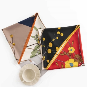 The garden wind plum blossom fragrance small square scarf female fresh imitation silk scarf natural printing professional dress scarf