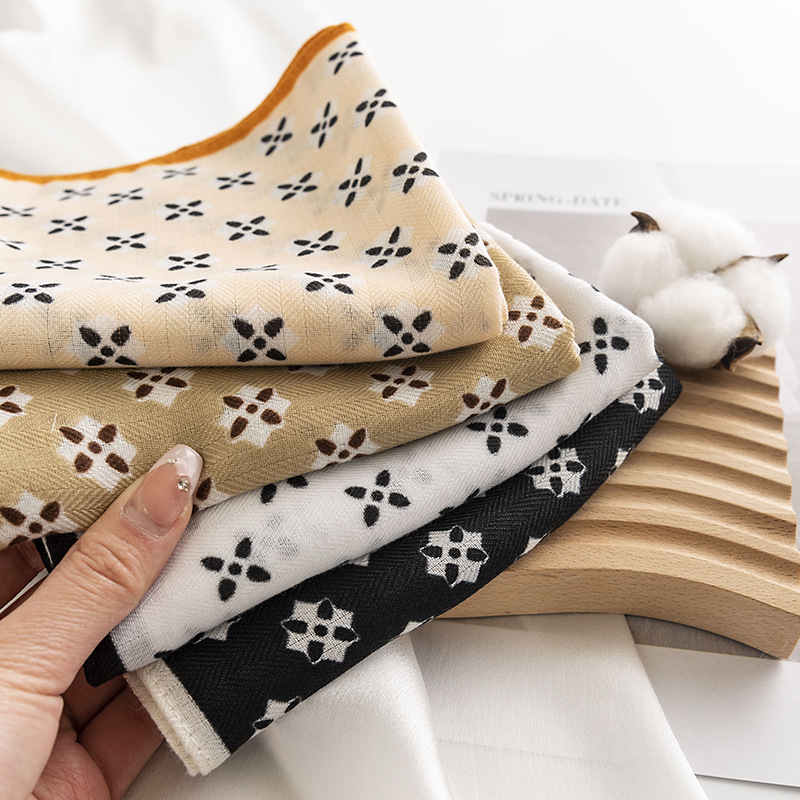 Artistic retro simple temperament small square scarf printed pattern simulation silk scarf elegant professional scarf woman