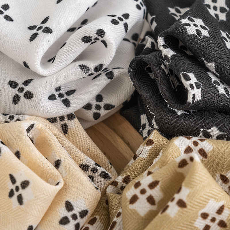 Artistic retro simple temperament small square scarf printed pattern simulation silk scarf elegant professional scarf woman
