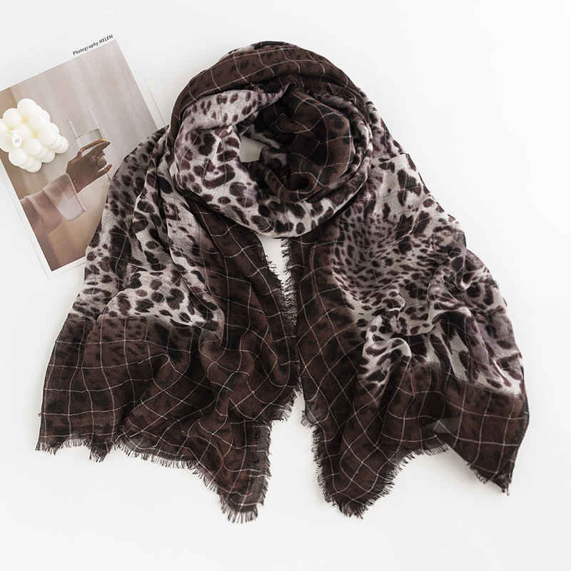 Personality leopard thermal scarf casual printing art retro thin hair style temperament shawl woman