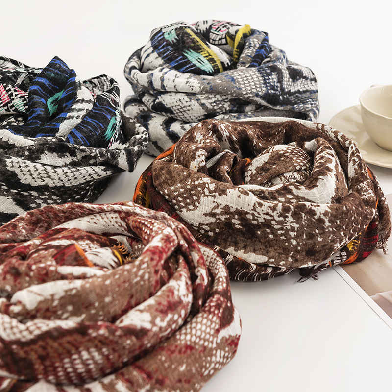 Spring trend personalized printed scarf soft skinfriendly multifunctional tassel shawl