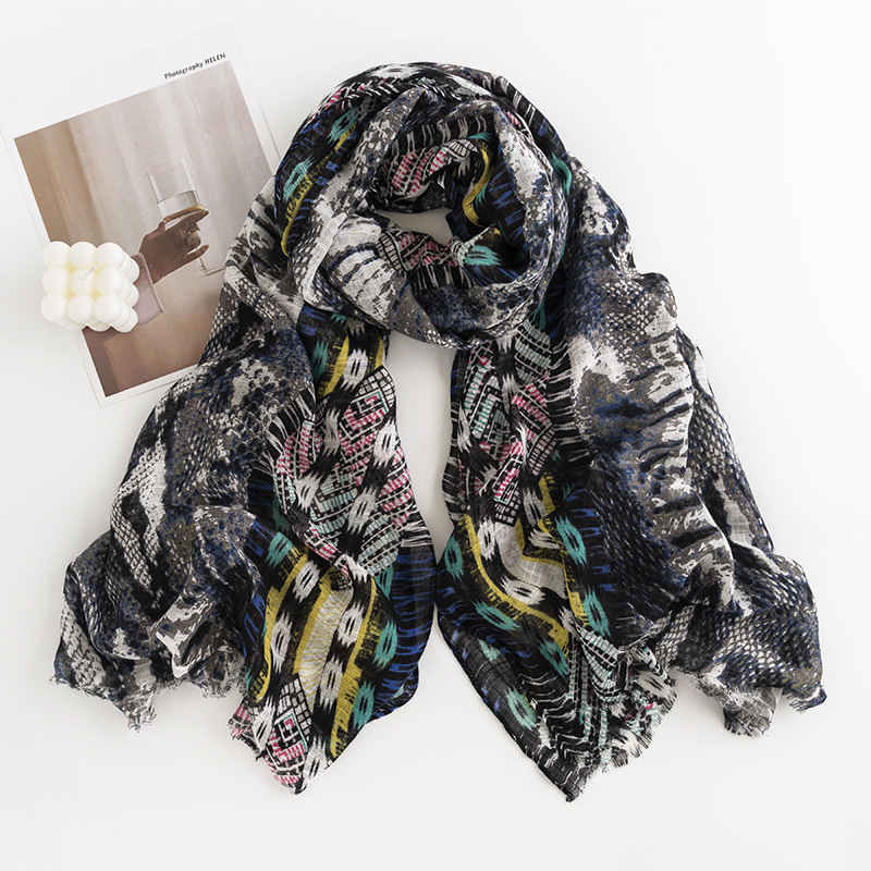 Spring trend personalized printed scarf soft skinfriendly multifunctional tassel shawl