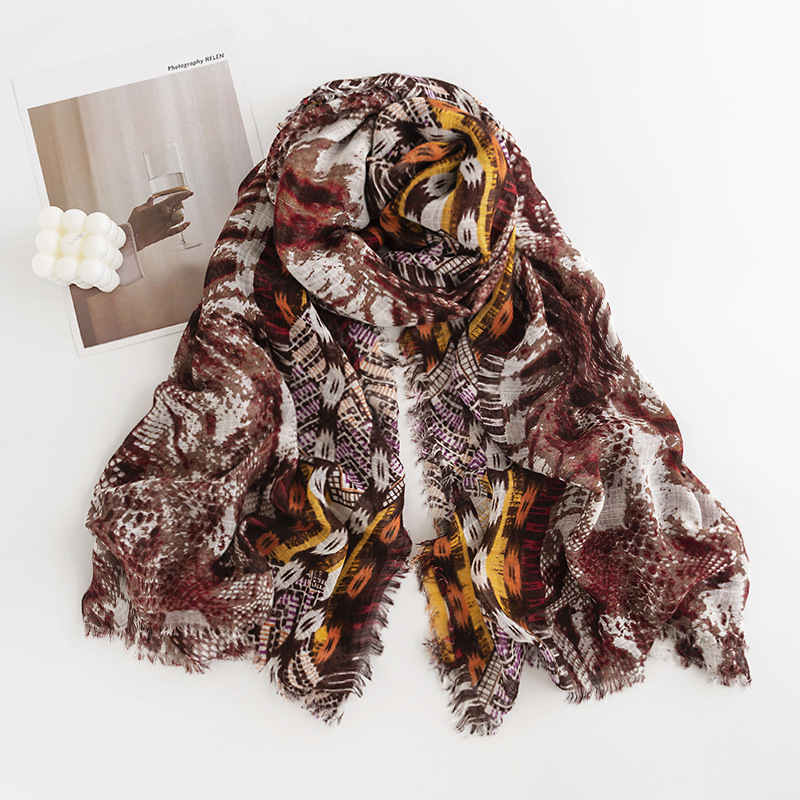 Spring trend personalized printed scarf soft skinfriendly multifunctional tassel shawl