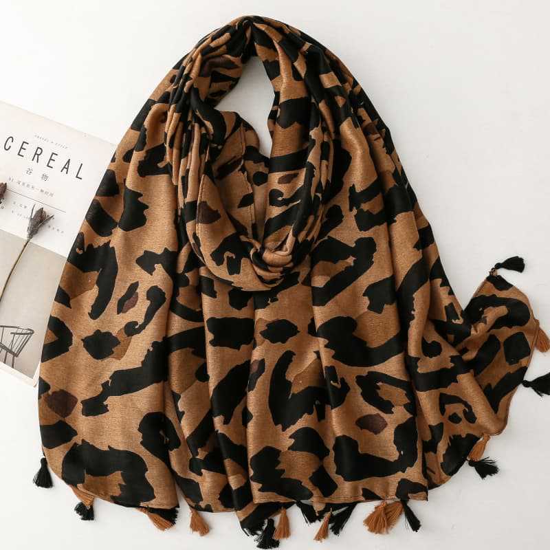 Wholesale Leopard Scarf Tassel Women Shawl
