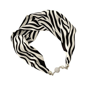 Wholesale magnetic buckle necklace silk scarf pearl scarf manufacturer