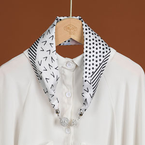Women wholesale magnetic silk scarf
