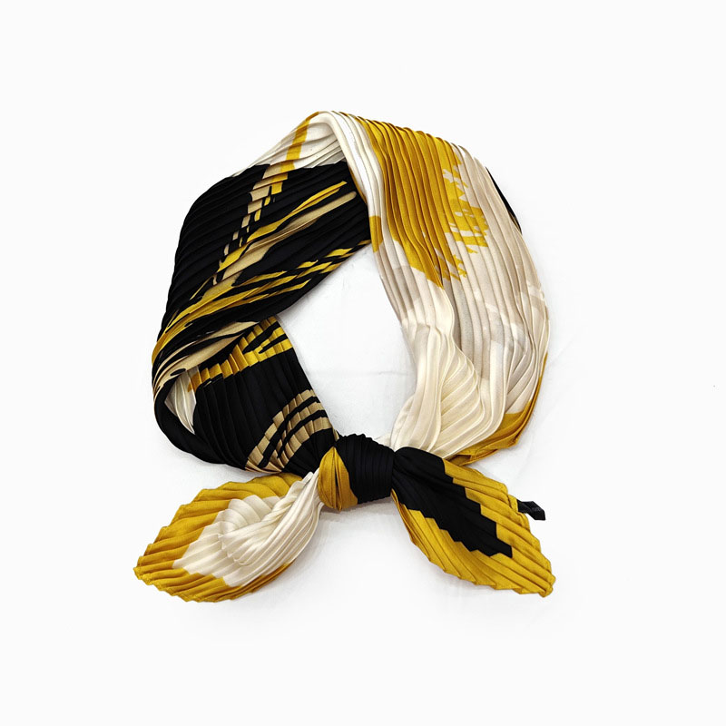 Wholesale Fashion Pattern Striped Pleated Scarf