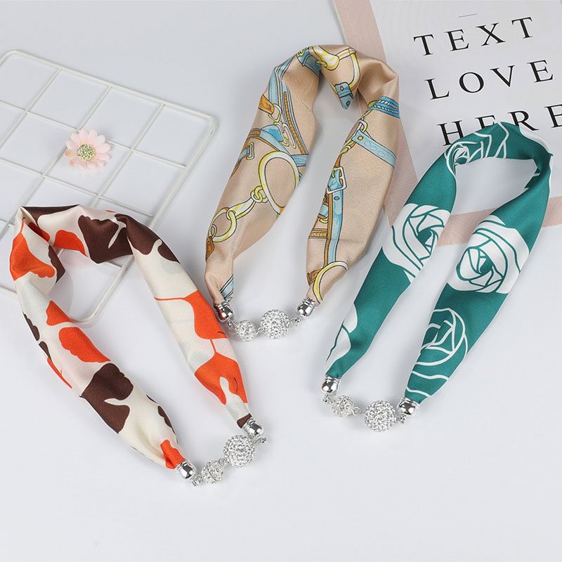 Stylish And Comfortable magnetic scarf