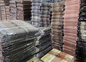 3500 cashmere plaid scarves shipped to American scarf stores