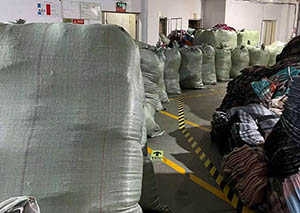 5000 Woolen Scarves Packed Shipped to US