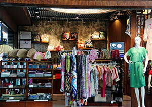 Congratulations on the opening of the silk clothing store