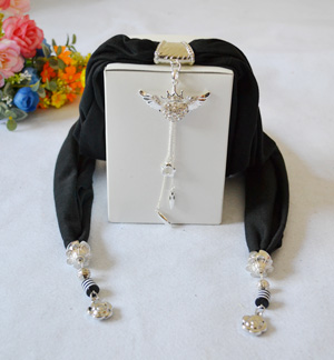 Factory price 2011 Fashion pendant scarves