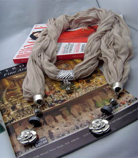 Taiwan Pendant Scarf