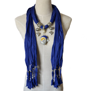 Christmas ornaments scarf