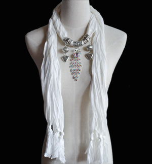 Phoenix alloy pendant scarf