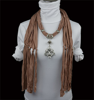 UK Skull Pendant Scarf