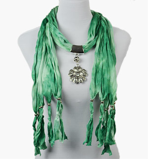 jewelry pendant heart scarf