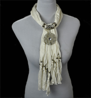 wholesale pendant scarf uk