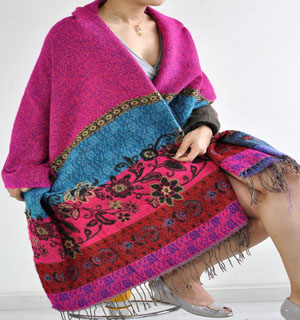 The new winter upset wool shawls ladies scarf