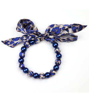 Pearl necklace scarf