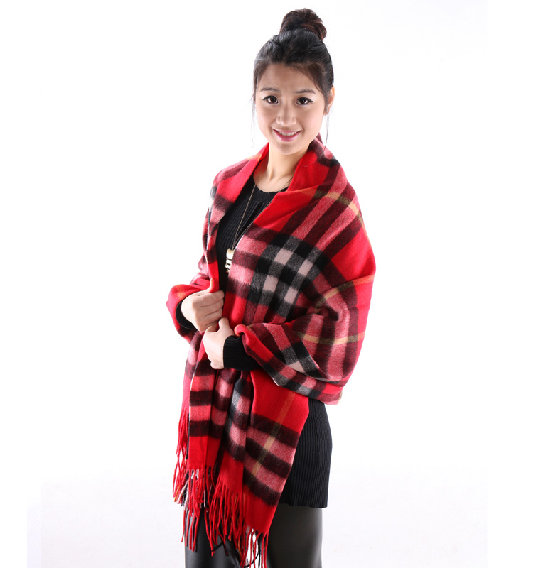 Women's 100% plaid wool scarf